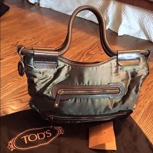 AUTHENTIC Tods Pashmy Smile Shopping